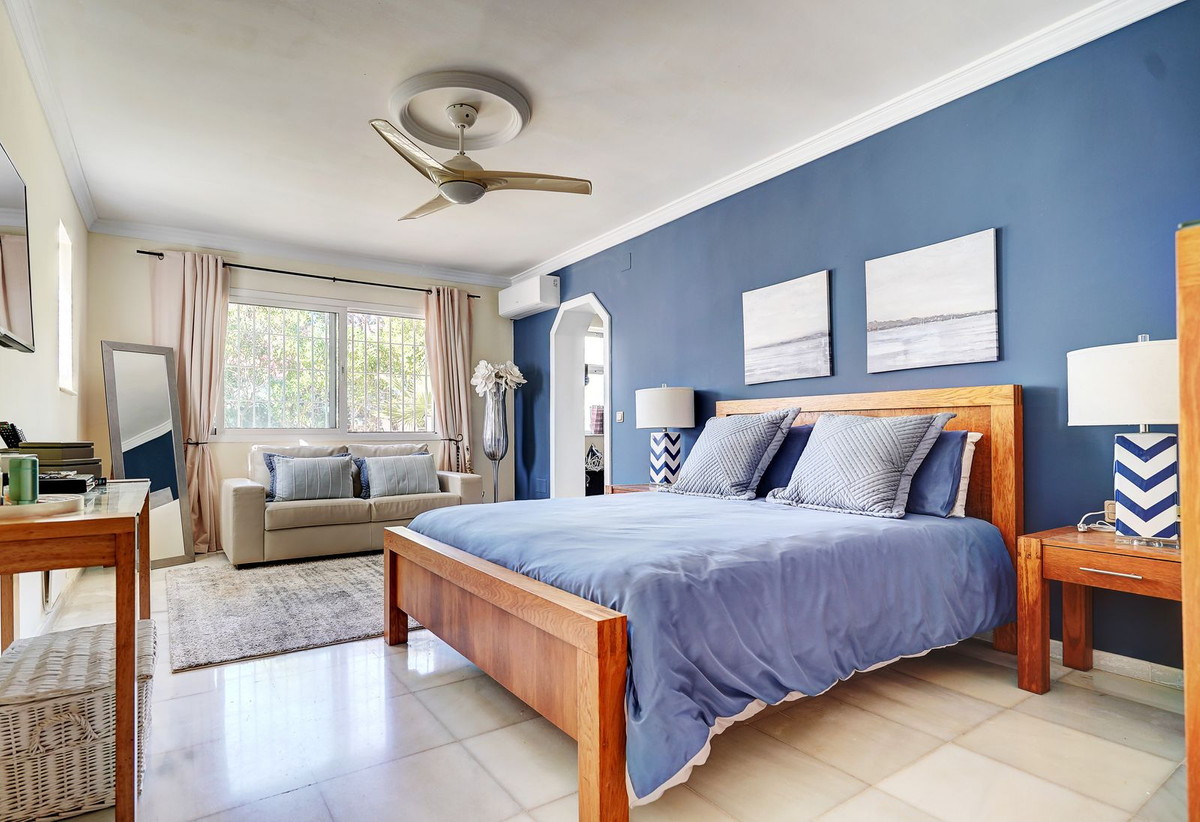 Villa for sale in Mijas