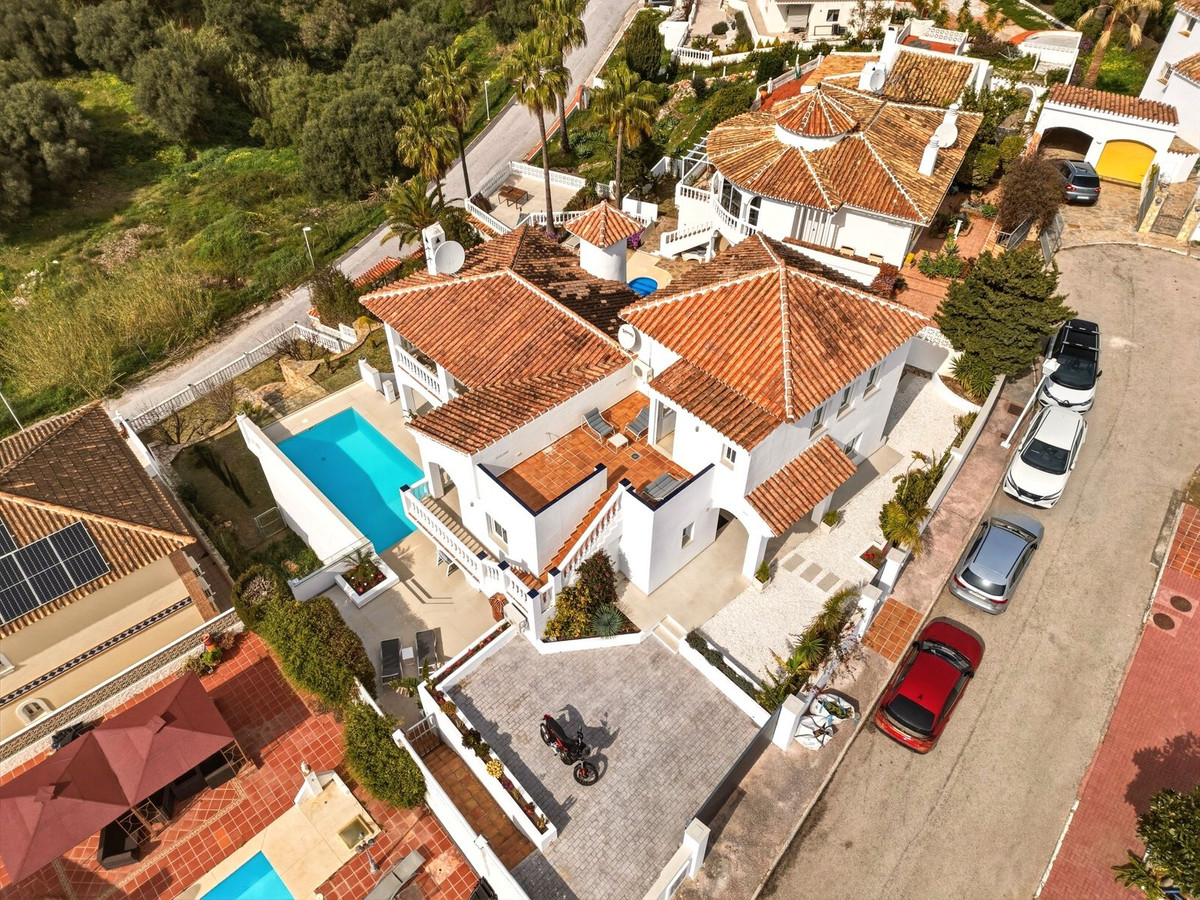 Villa for sale in Mijas