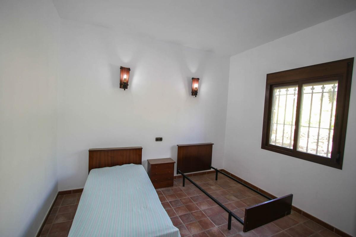 Villa for sale in Pizarra