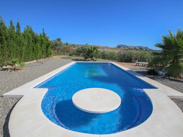 Villa for sale in Pizarra