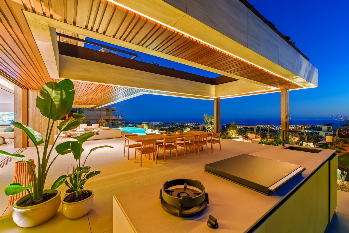 New Villa for sale in Benahavís