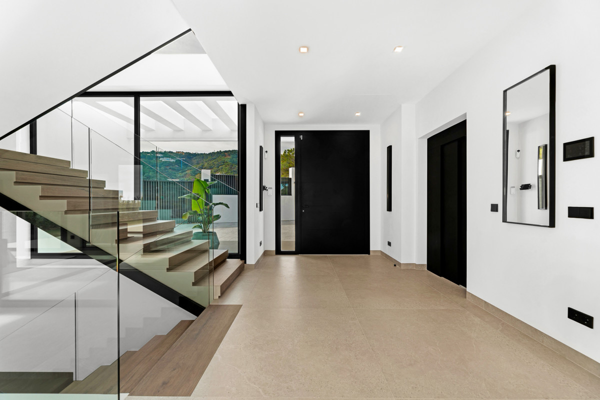 New Villa for sale in Benahavís