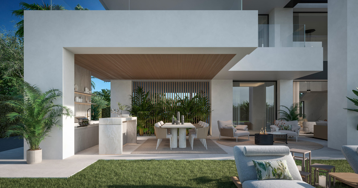 New Villa for sale in Estepona