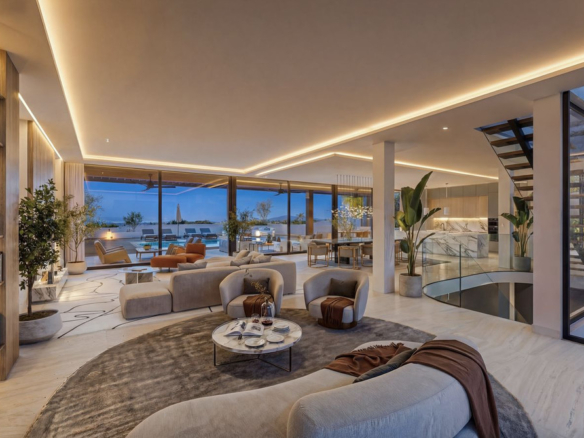 New Villa for sale in Estepona