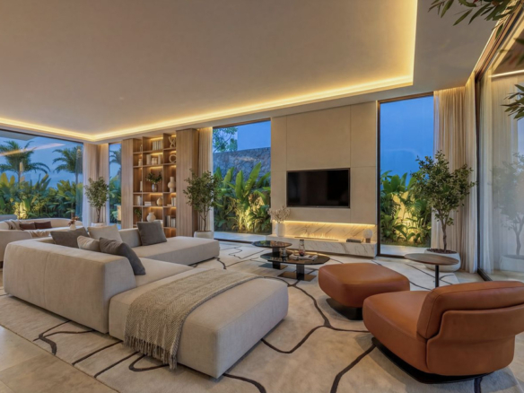 New Villa for sale in Estepona