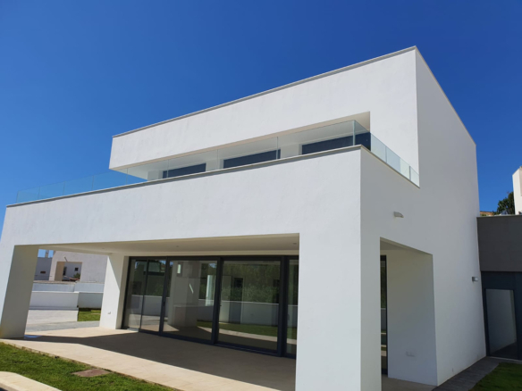 New Villa for sale in Manilva