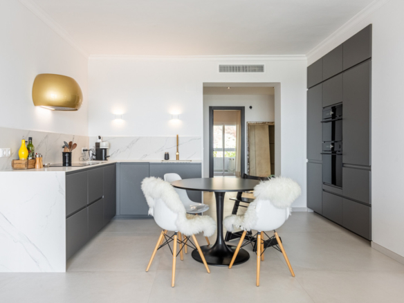 Apartment for sale in Benahavís