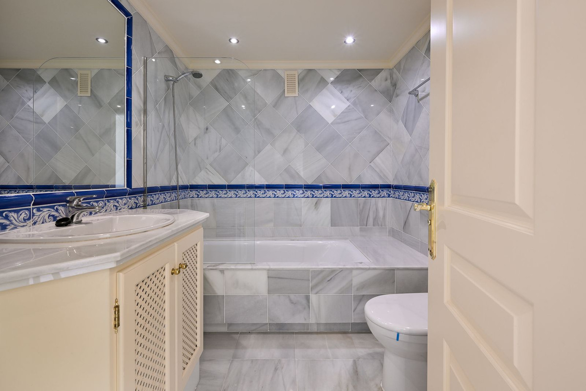 Apartment for sale in Benahavís