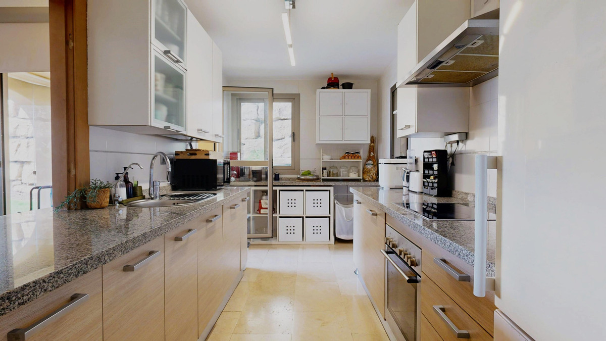 Apartment for sale in Benahavís