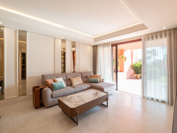 Apartment for sale in Estepona