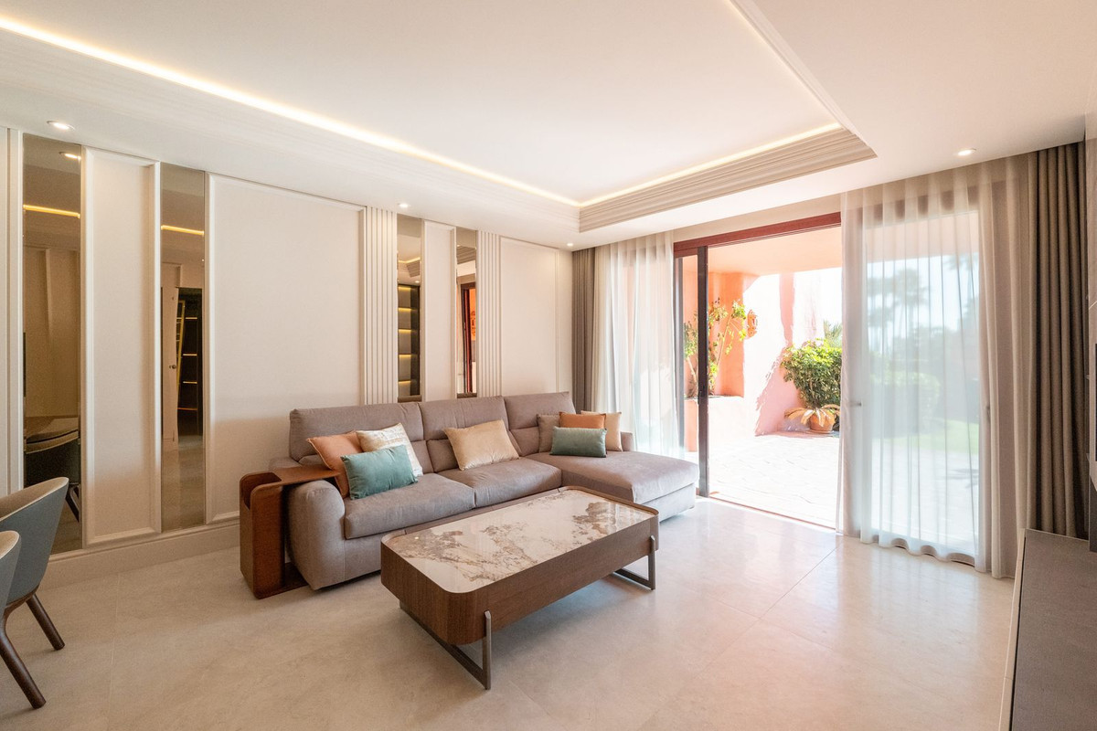 Apartment for sale in Estepona