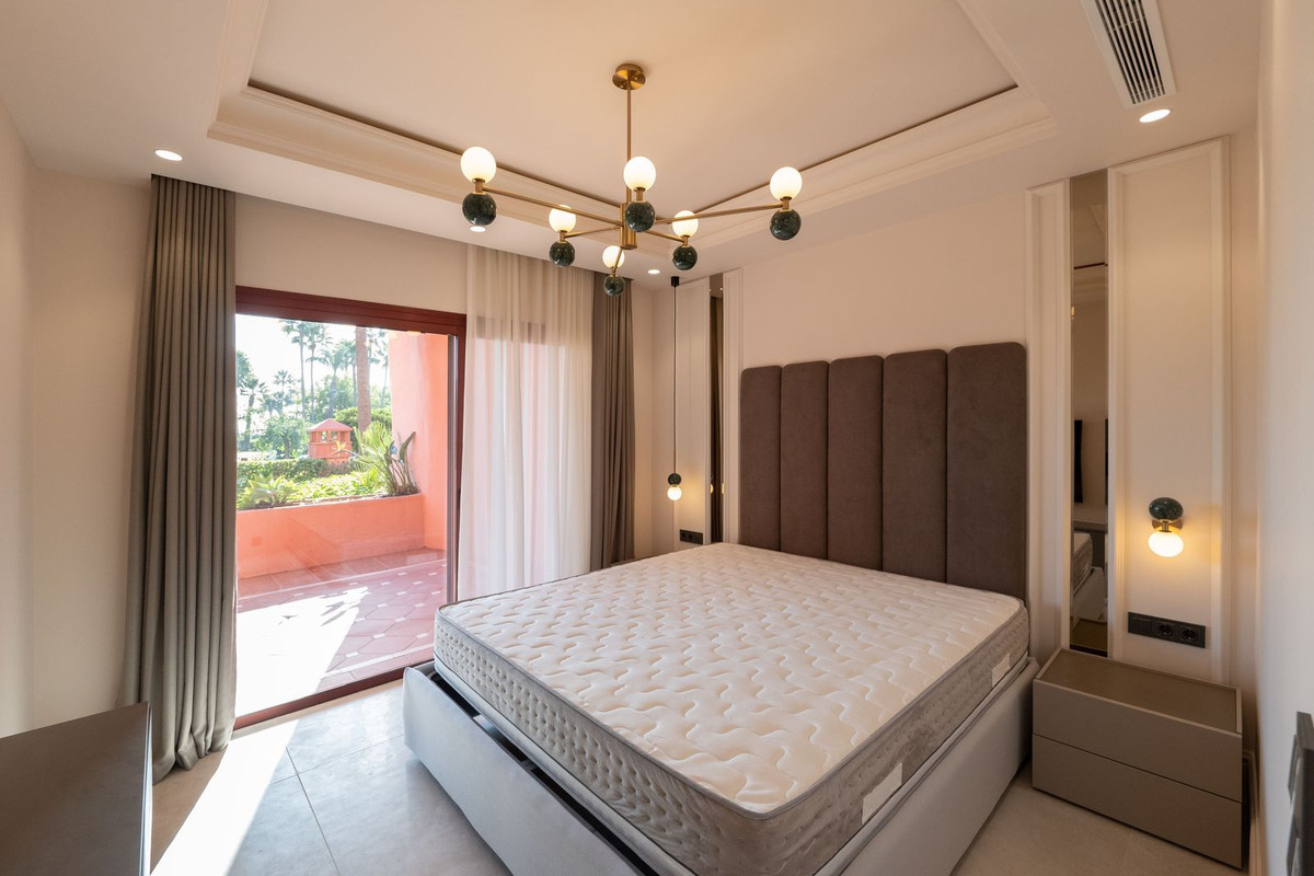 Apartment for sale in Estepona