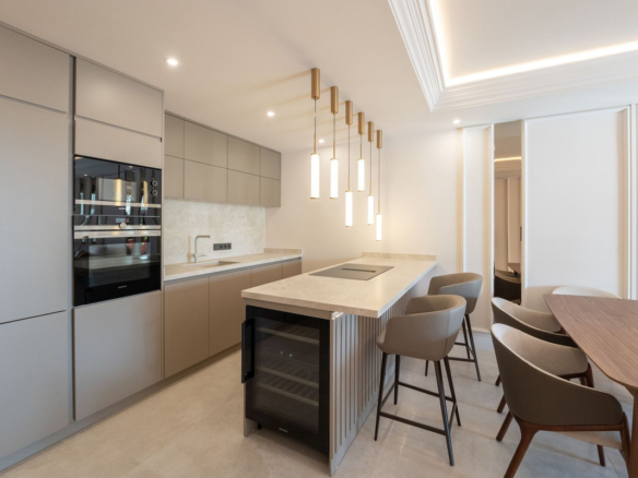 Apartment for sale in Estepona