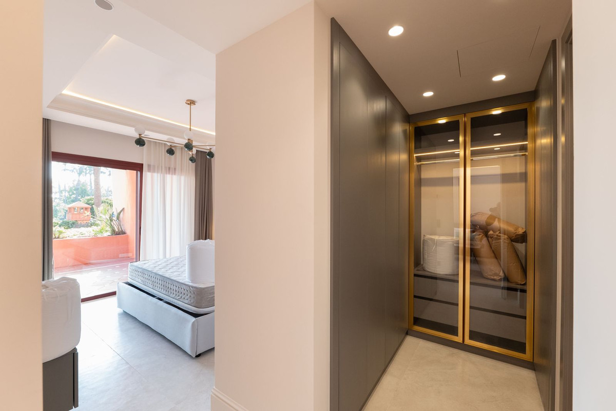 Apartment for sale in Estepona