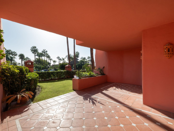 Apartment for sale in Estepona