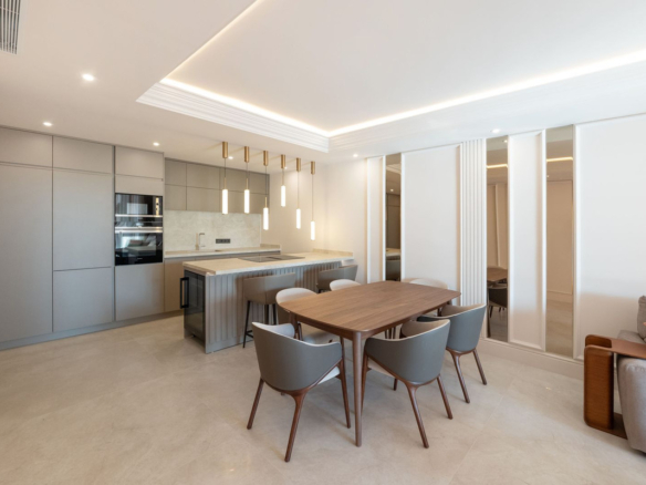 Apartment for sale in Estepona