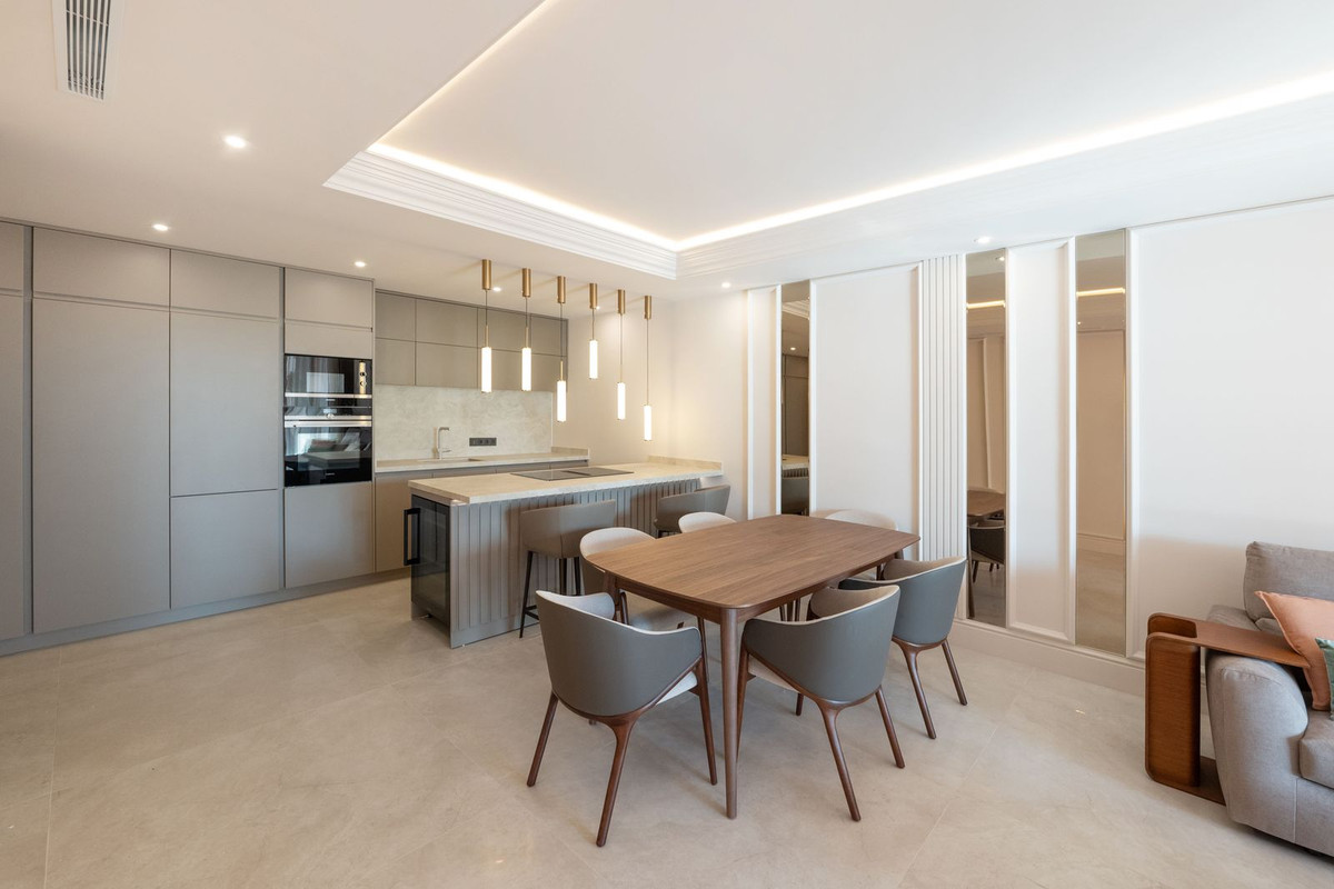 Apartment for sale in Estepona