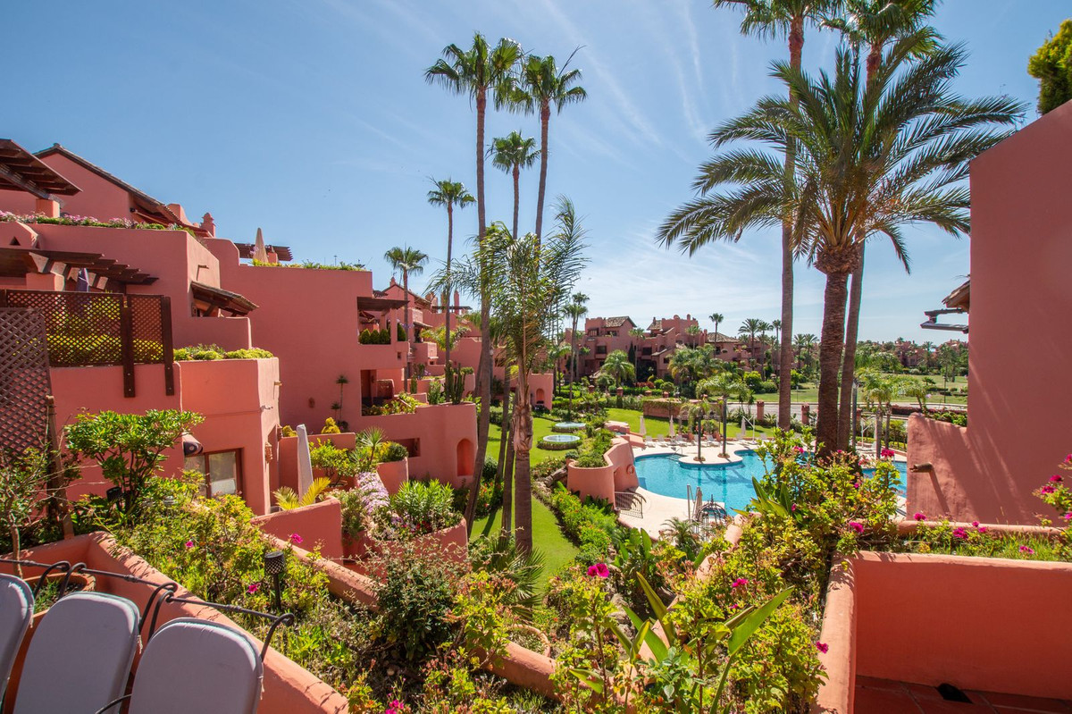 Apartment for sale in Estepona