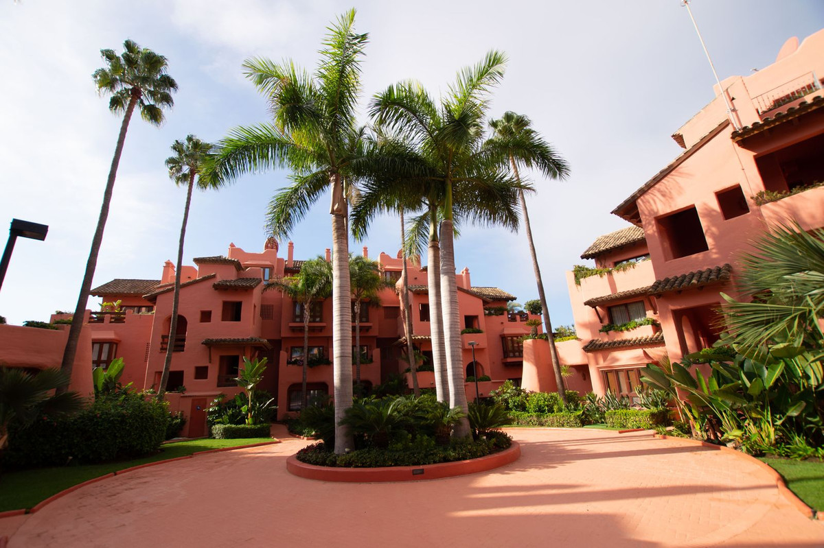 Apartment for sale in Estepona