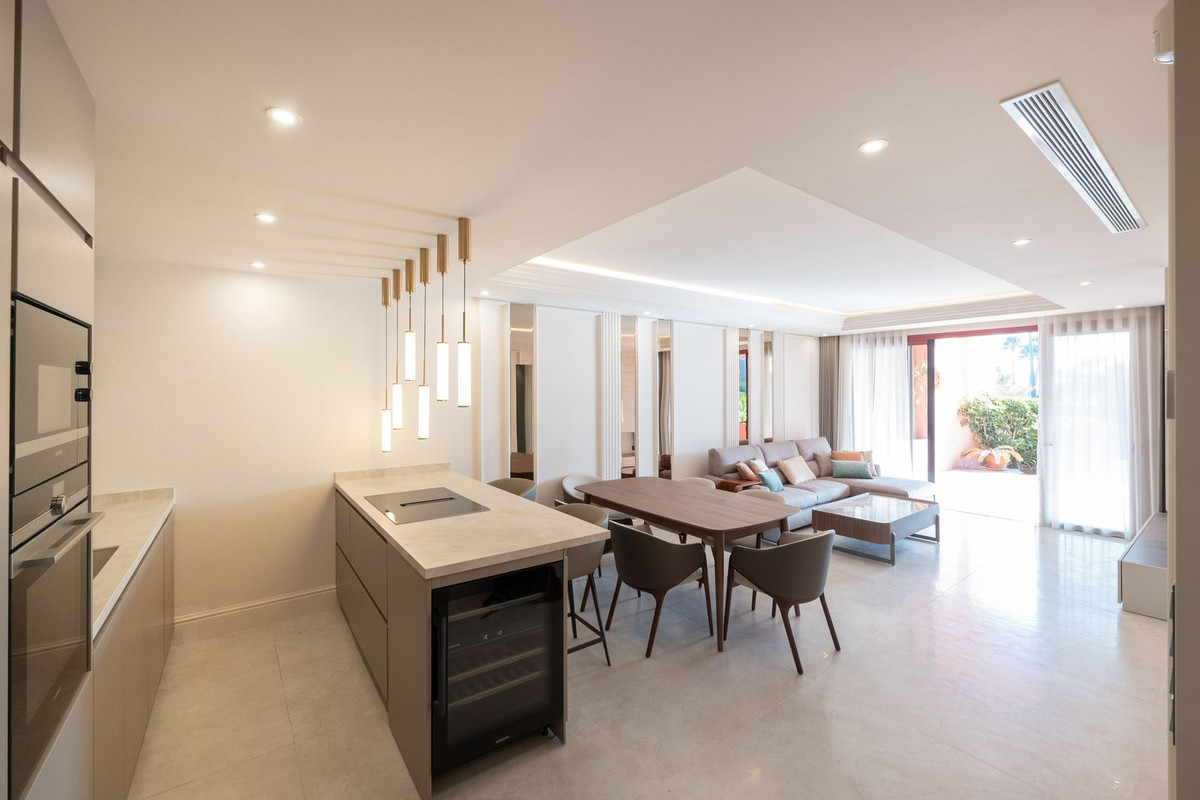 Apartment for sale in Estepona