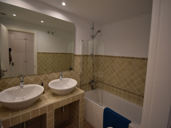Apartment for sale in Estepona