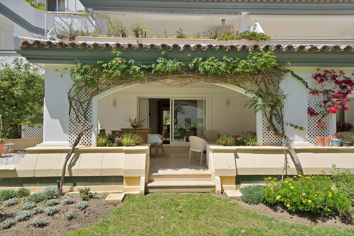 Apartment for sale in Estepona