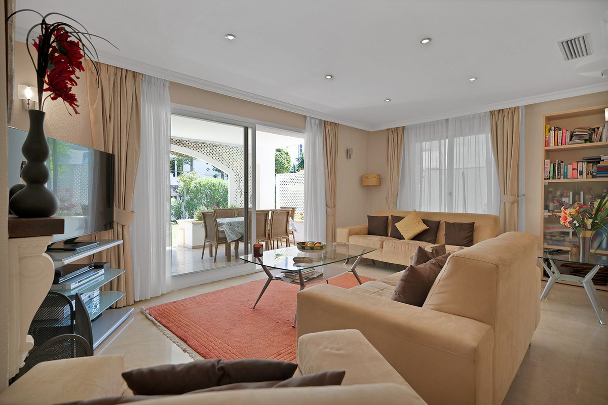 Apartment for sale in Estepona