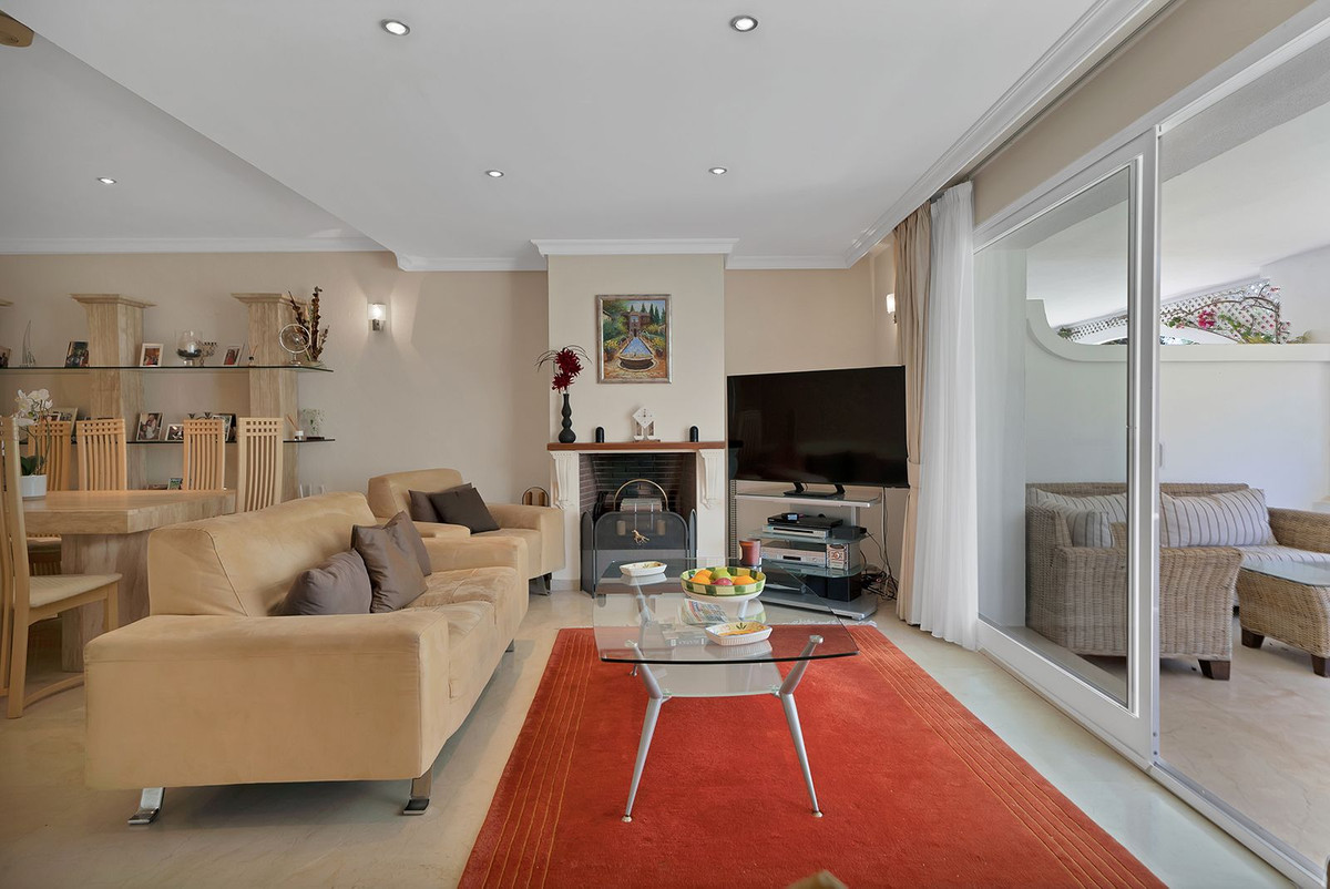 Apartment for sale in Estepona