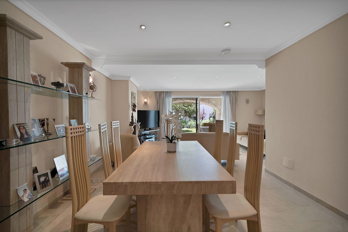 Apartment for sale in Estepona