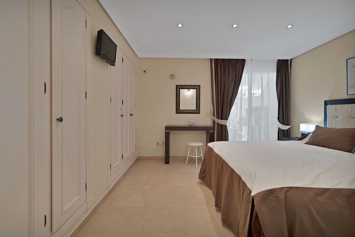 Apartment for sale in Estepona