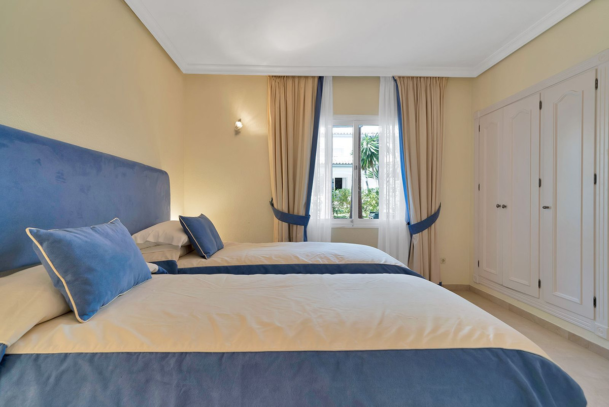 Apartment for sale in Estepona