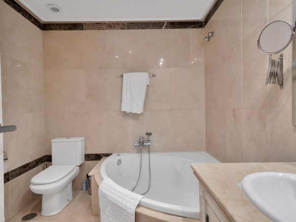 Apartment for sale in Estepona