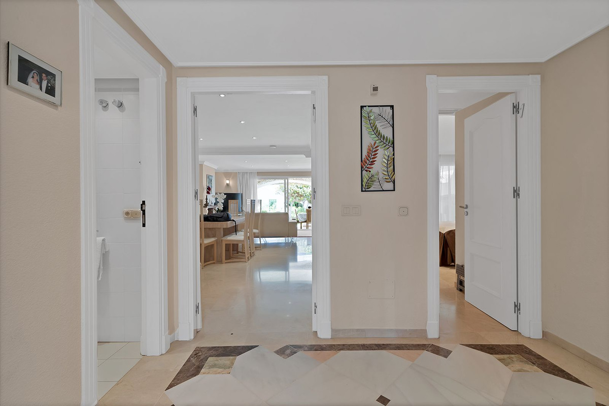 Apartment for sale in Estepona