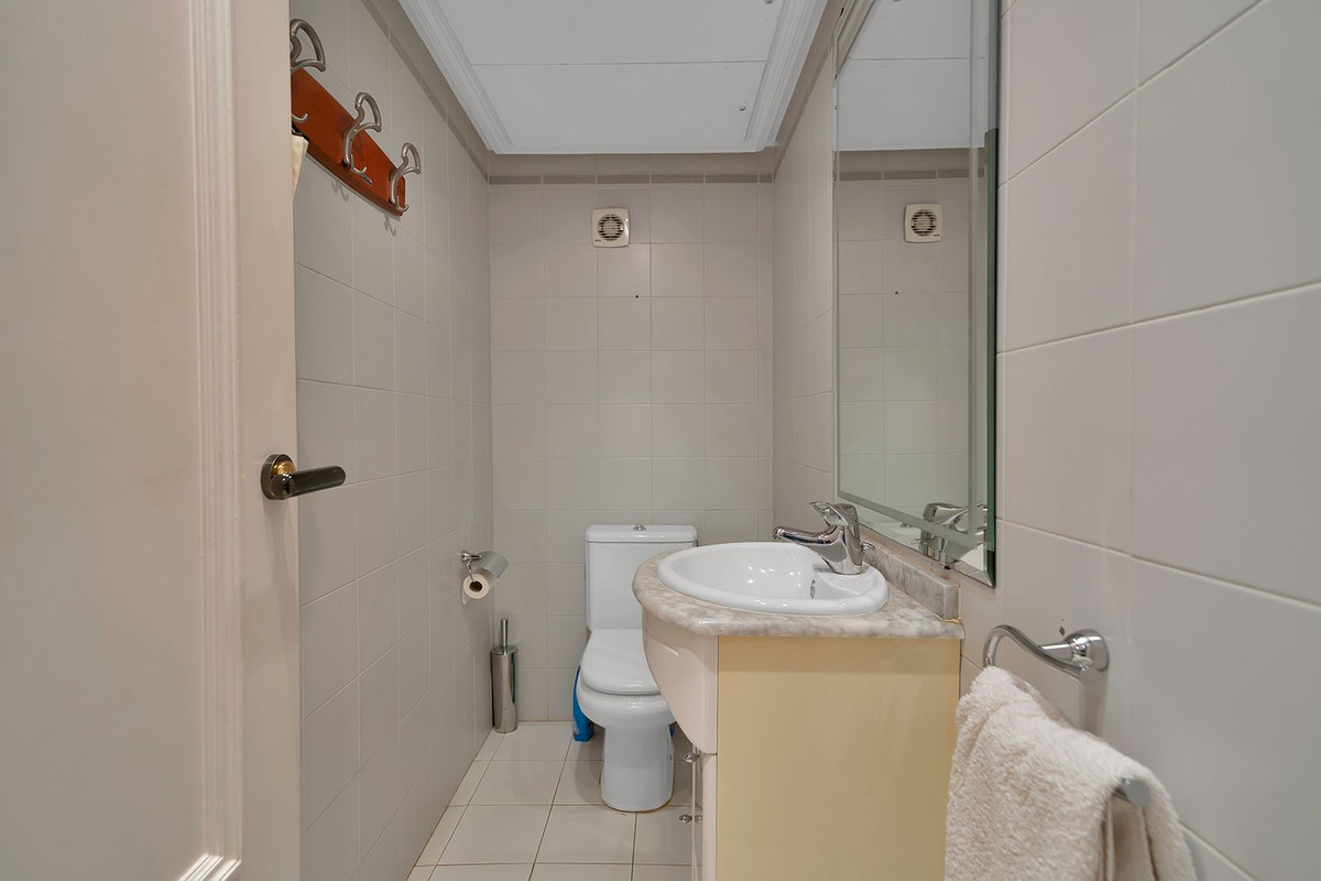 Apartment for sale in Estepona