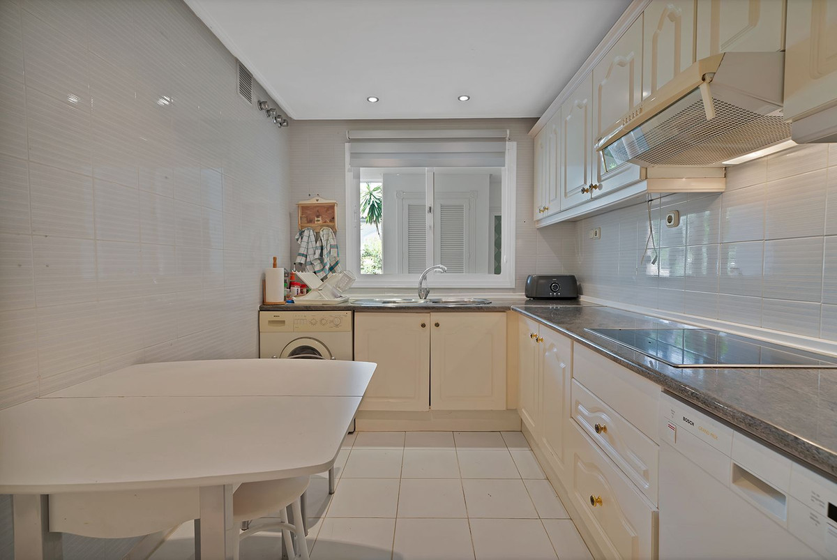 Apartment for sale in Estepona