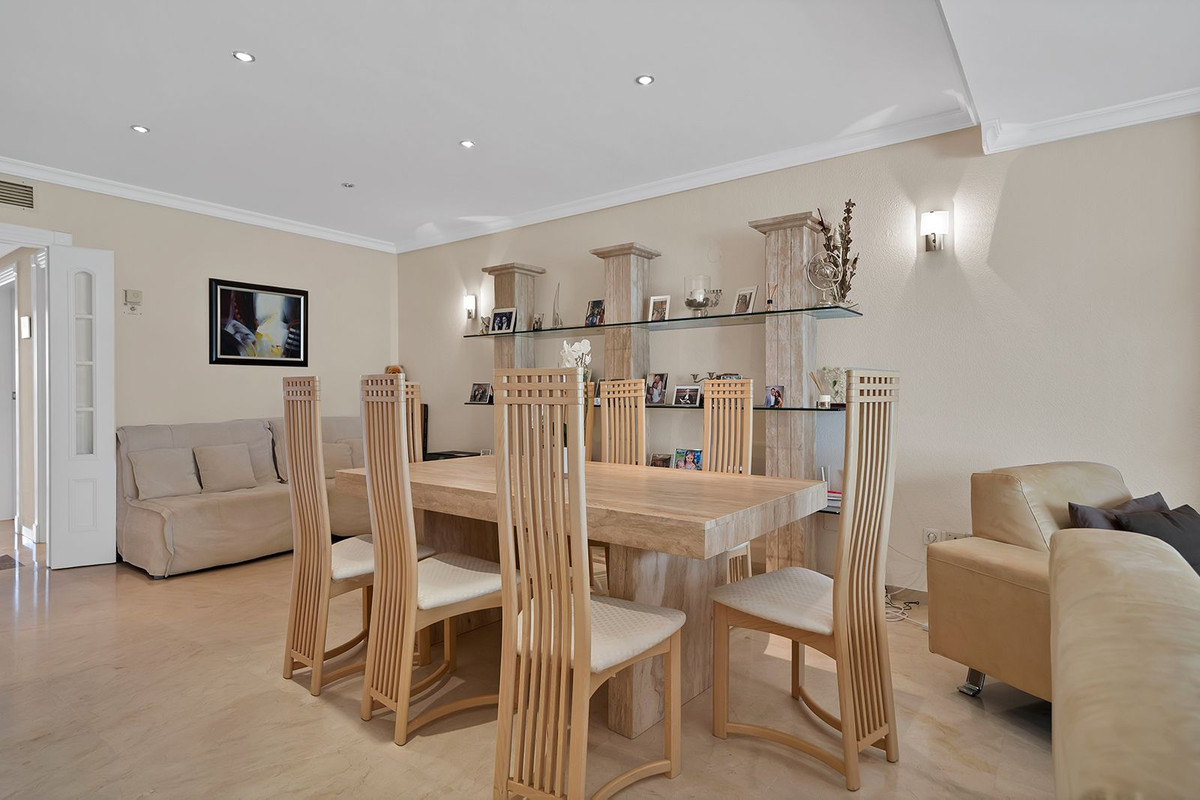 Apartment for sale in Estepona