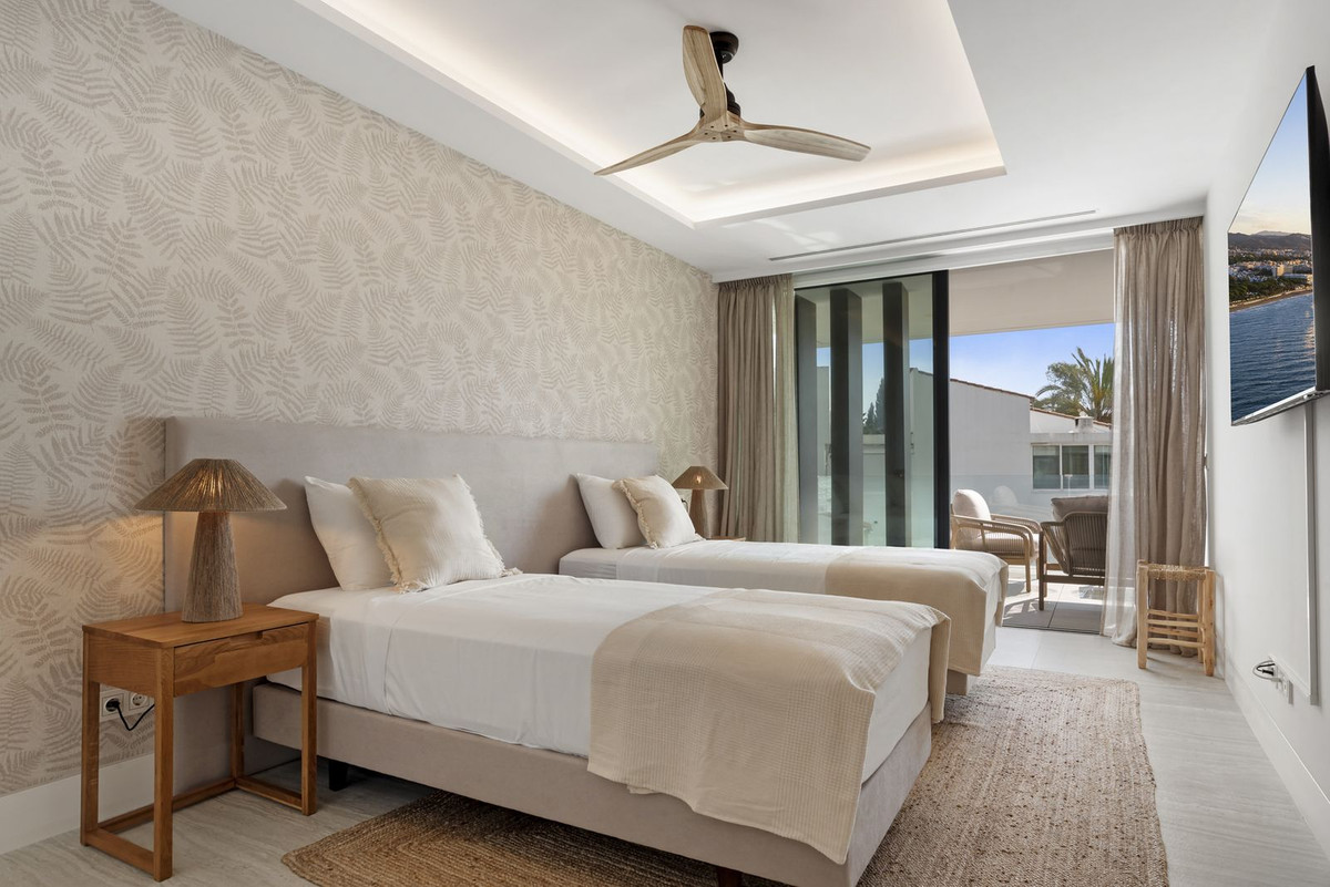 Apartment for sale in Estepona