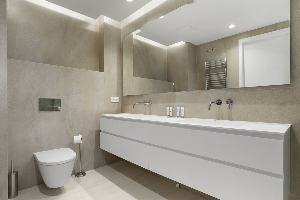Apartment for sale in Estepona