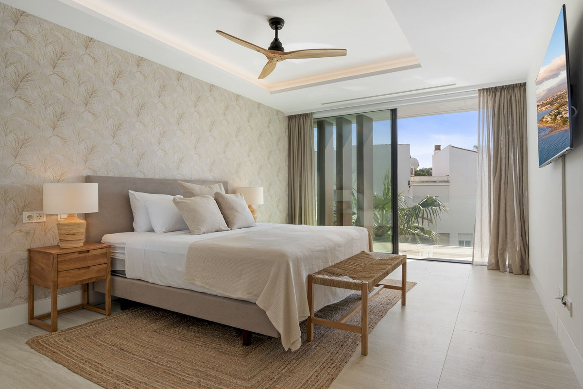 Apartment for sale in Estepona