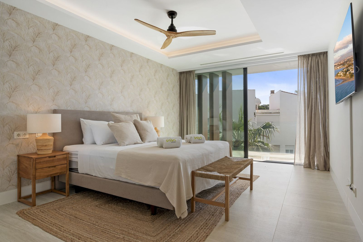 Apartment for sale in Estepona