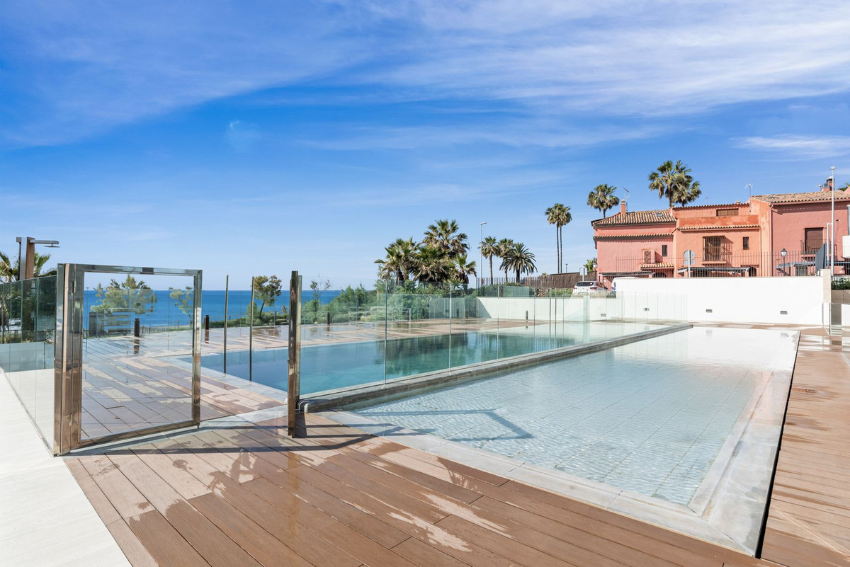 Apartment-in-Estepona-Ref-R5044681 Apartment for sale in Estepona