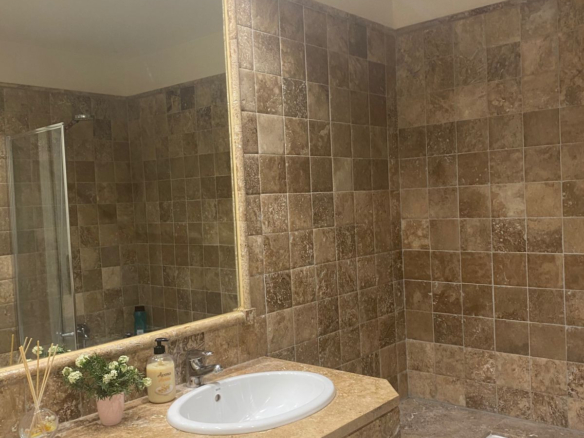 Apartment for sale in Estepona