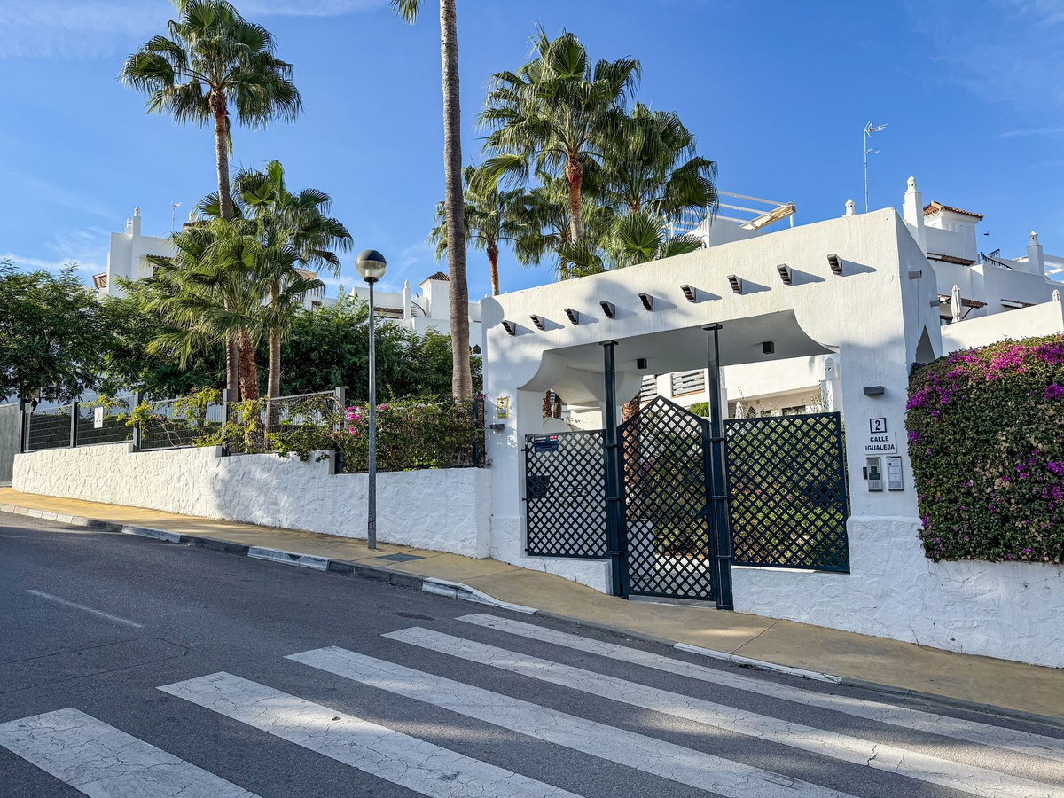 Apartment for sale in Estepona