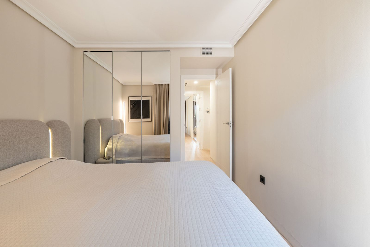 Apartment for sale in Estepona