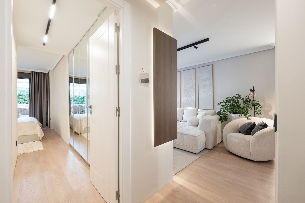 Apartment for sale in Estepona