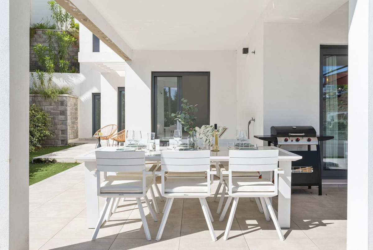 Apartment for sale in Estepona