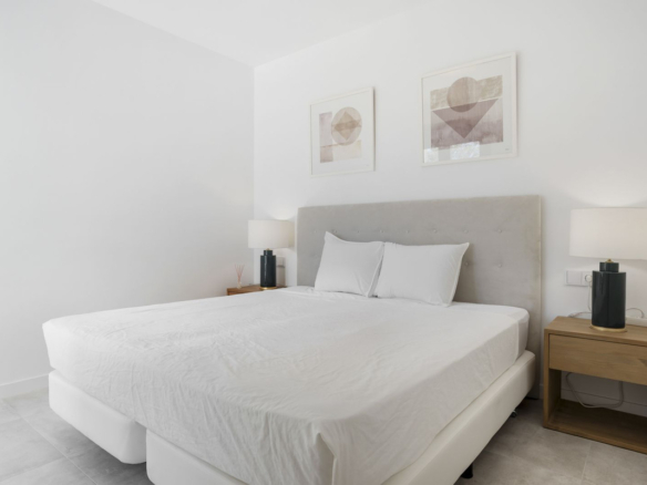 Apartment for sale in Estepona