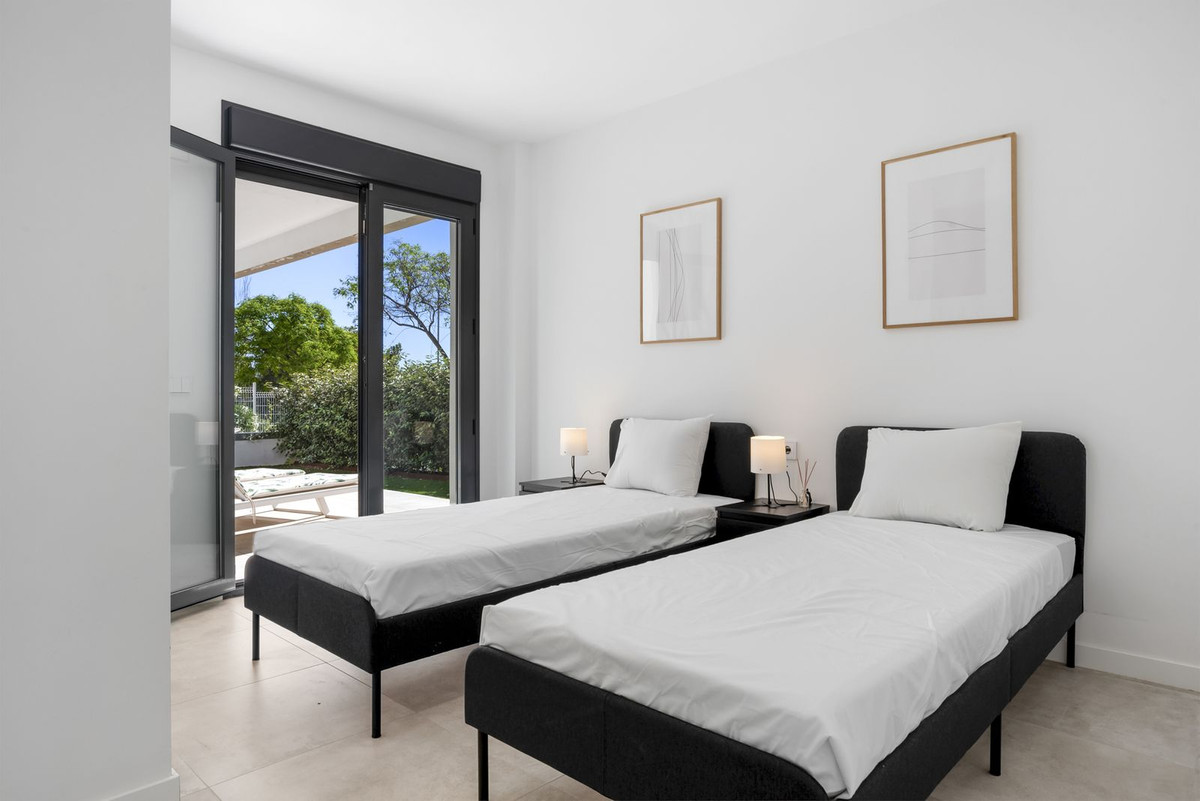 Apartment for sale in Estepona