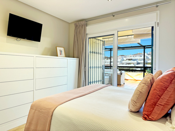 Apartment for sale in Estepona
