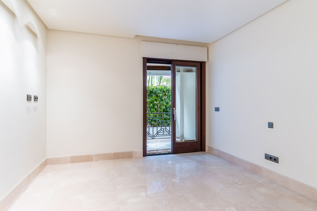 Apartment for sale in Estepona